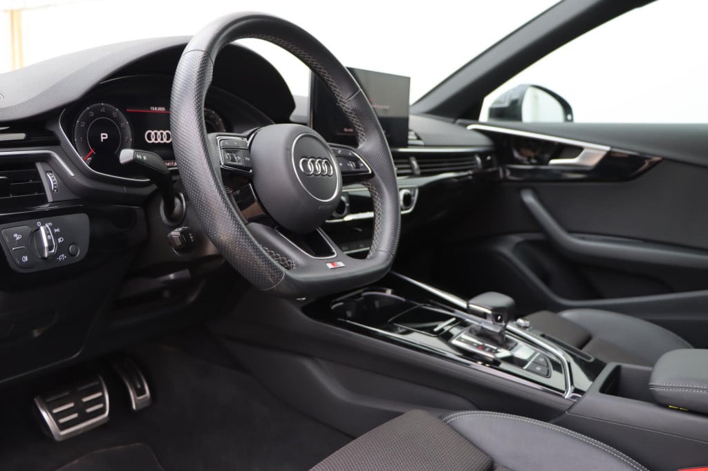 Audi A4 avant 40 tfsi s edition 204pk s-tronic