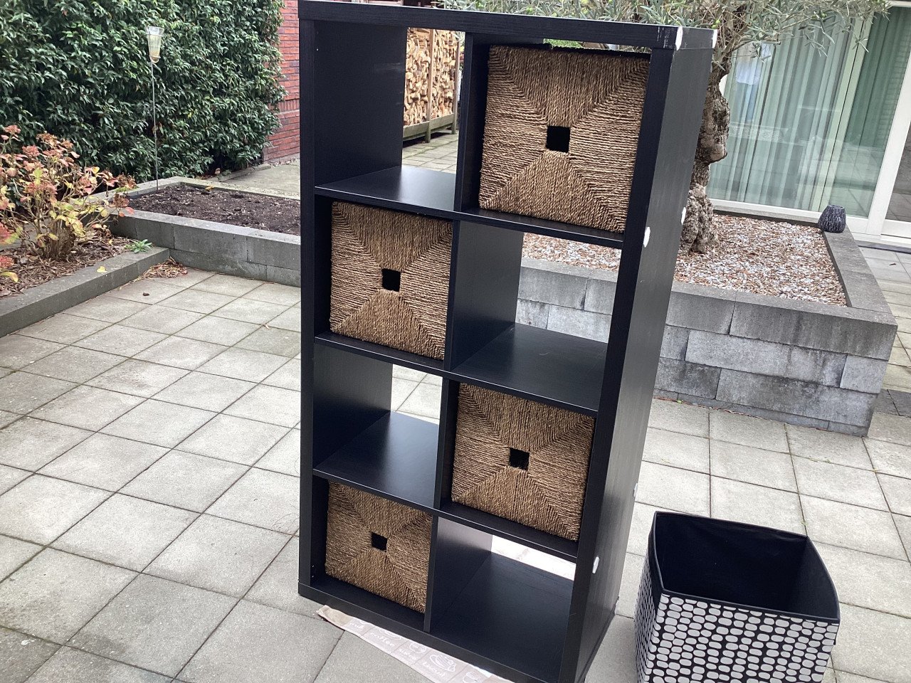 Vakkenkast IKEA Kallax met zeegras manden Knipsa en Dröna mand GOES