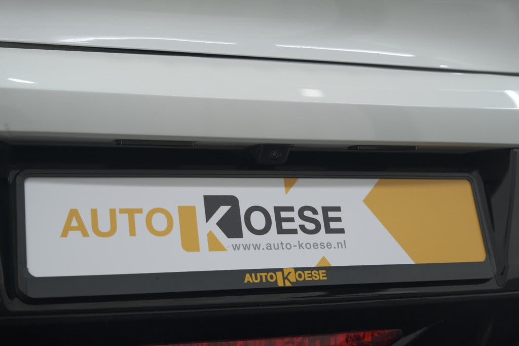 Peugeot 208 puretech 100 eat8 allure pack | camera | navigatie | apple carp