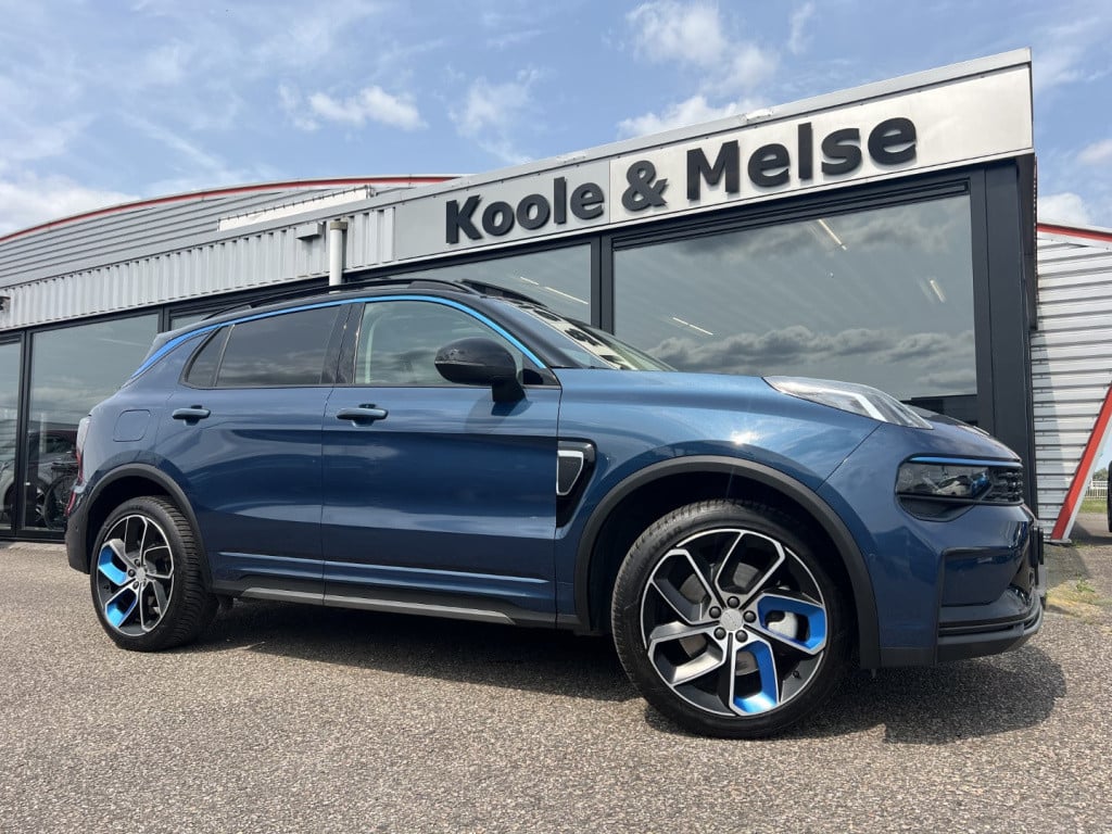 Lynk & Co 01 1.5 261pk plug in hybrid , panodak , carplay