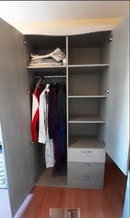 Bed met lade+ nachtkastje + bureau, kast 2-deurs + 2 x kast met glasdeur