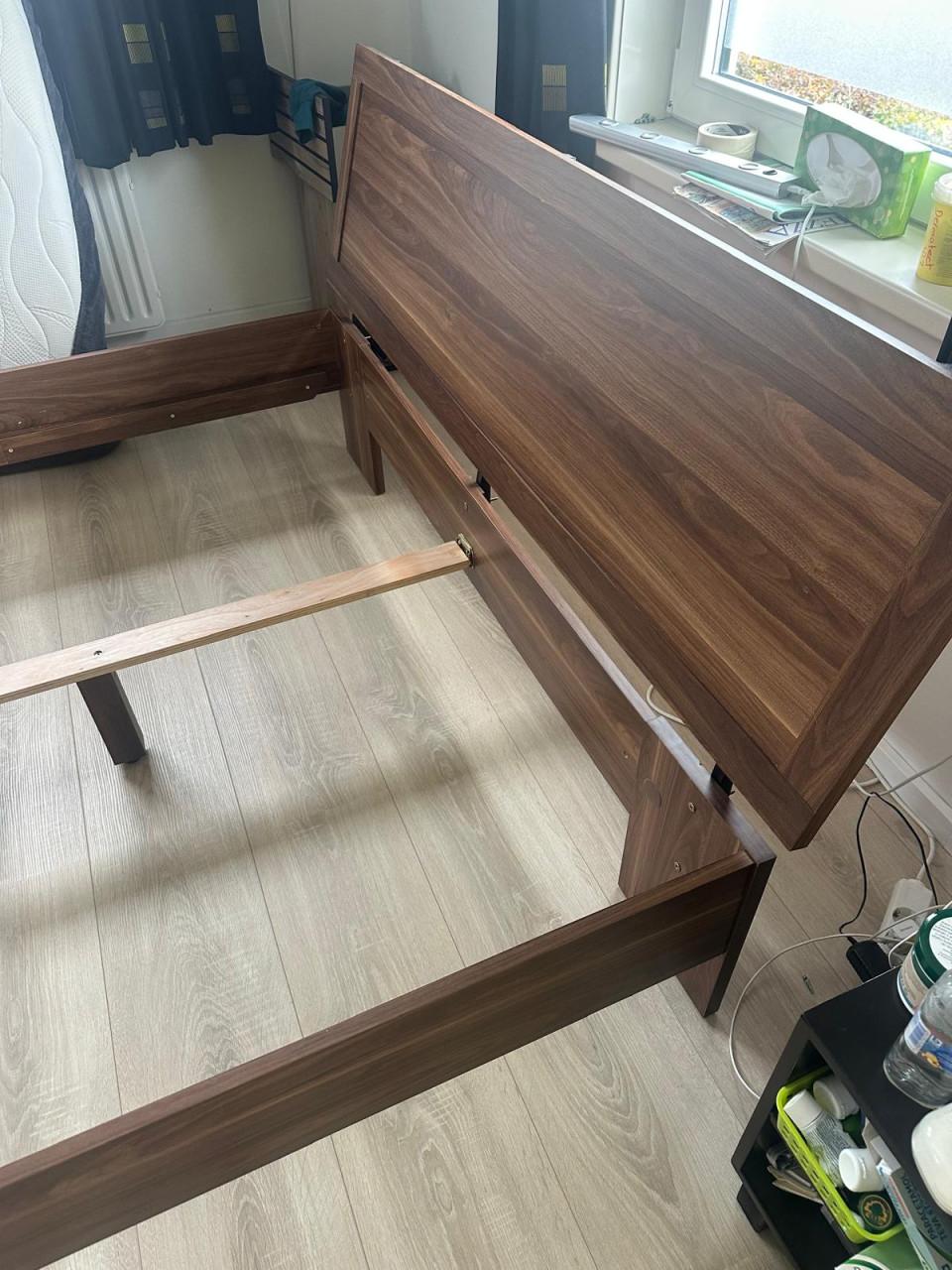 2 persoons bed geheel compleet