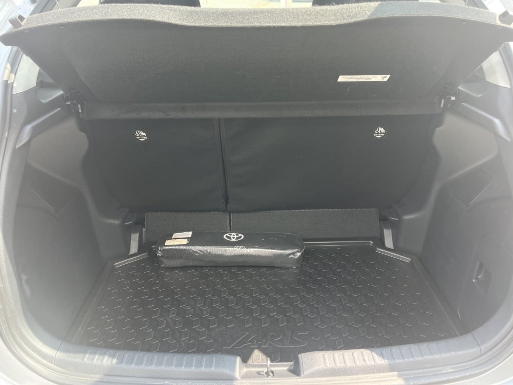 Toyota Yaris 1.5 hybrid dynamic | navi | camera |
