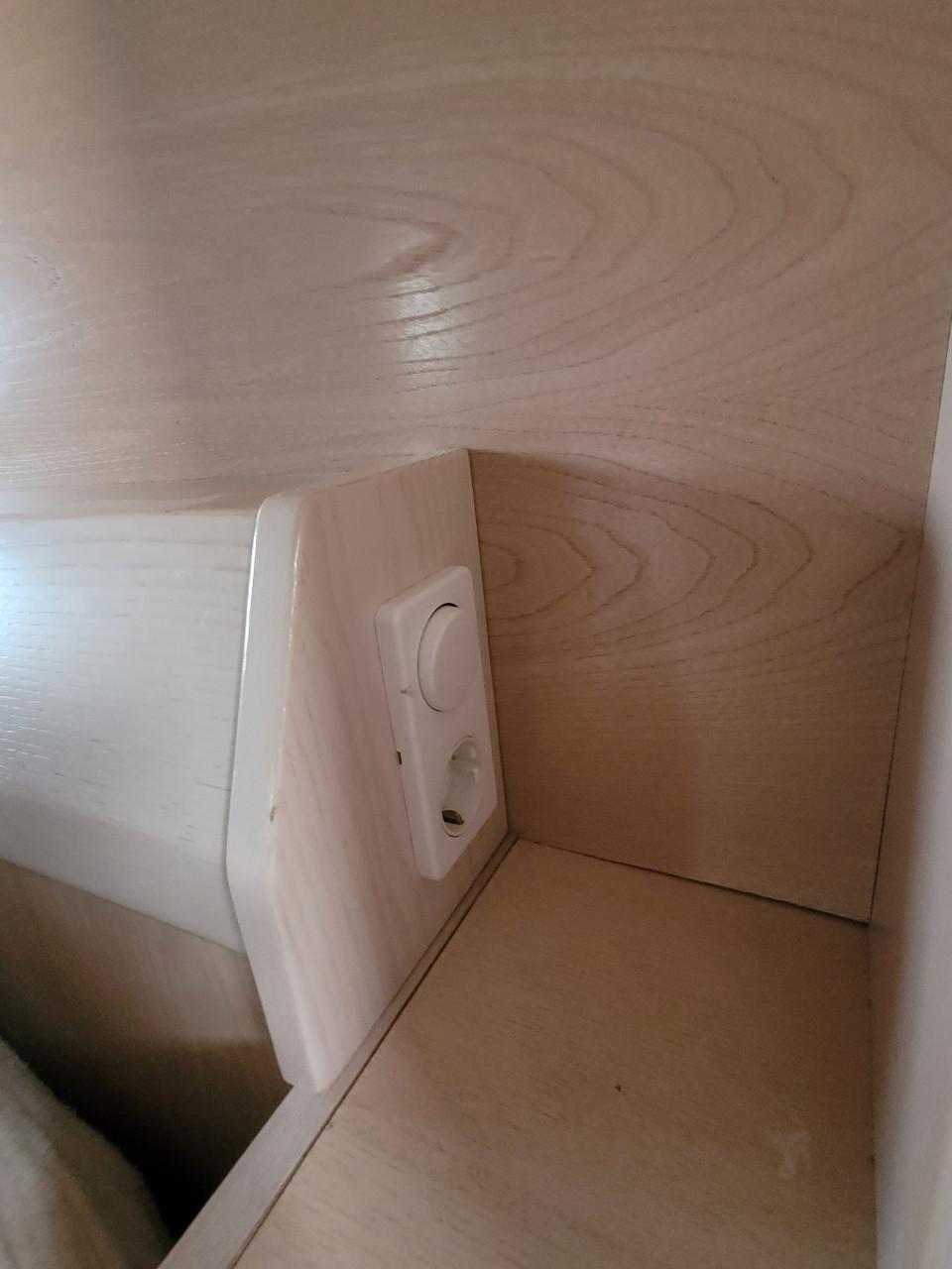 Compleet bed met klerenkast