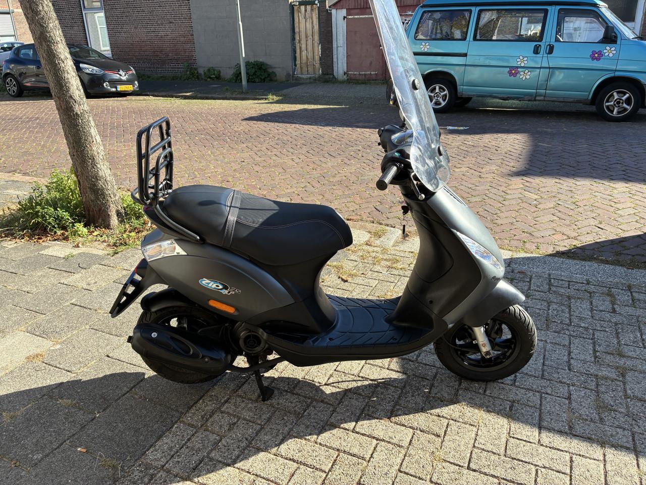 MOOIE PIAGGIO ZIP 4 TAKT 2V SNOR SCOOTER BOUWJAAR 2017