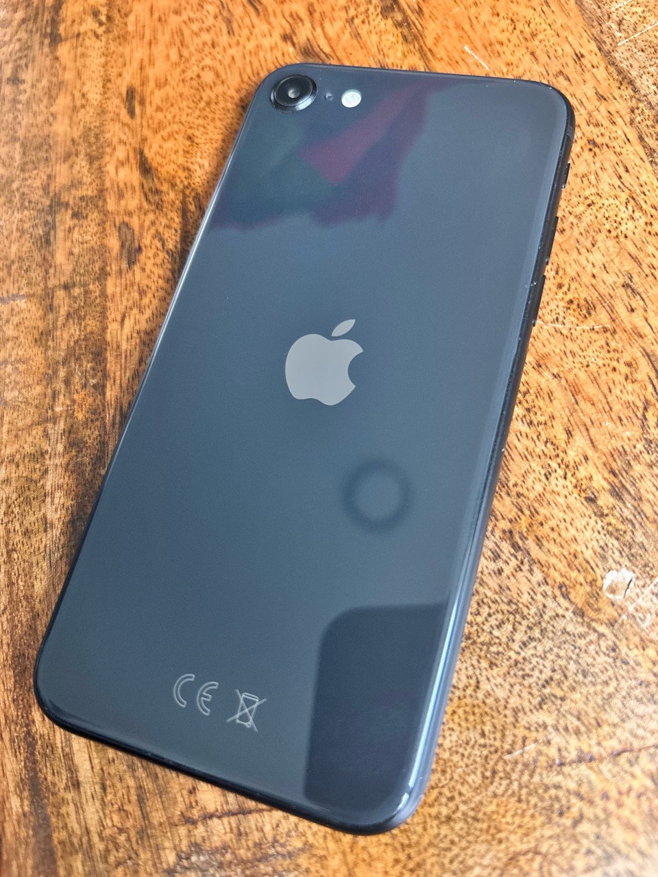 IPHONE SE 2020