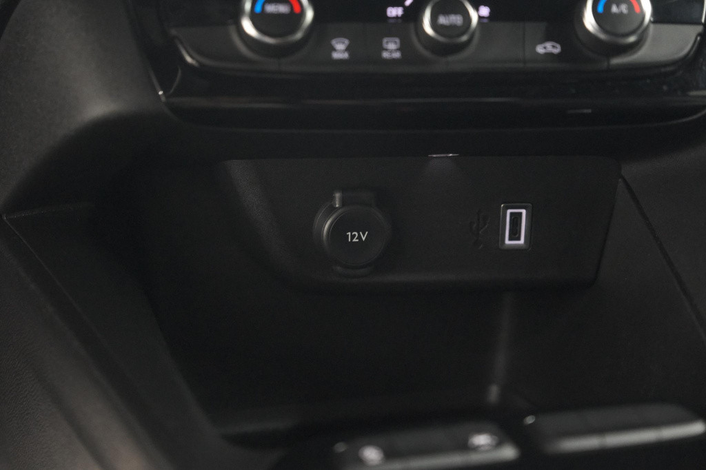 Opel Corsa 130 eat8 gs line | camera | navigatie | apple carplay | parkeers