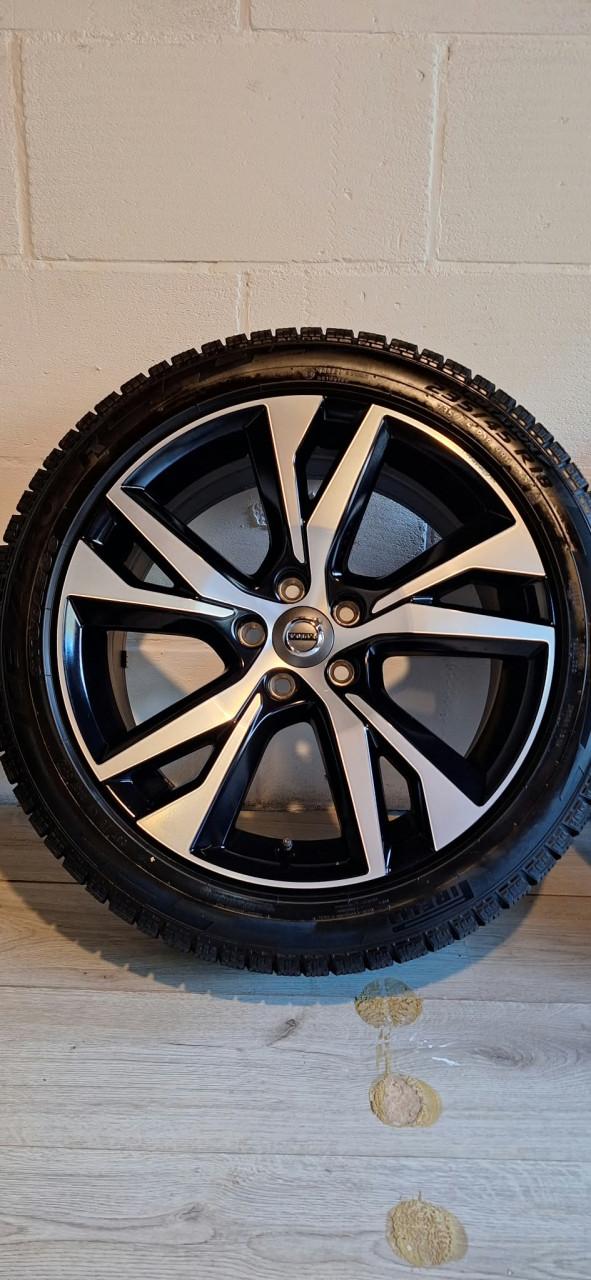VOLVO V60 S60 R-Design VELGENSET + WINTERBANDEN 18 INCH