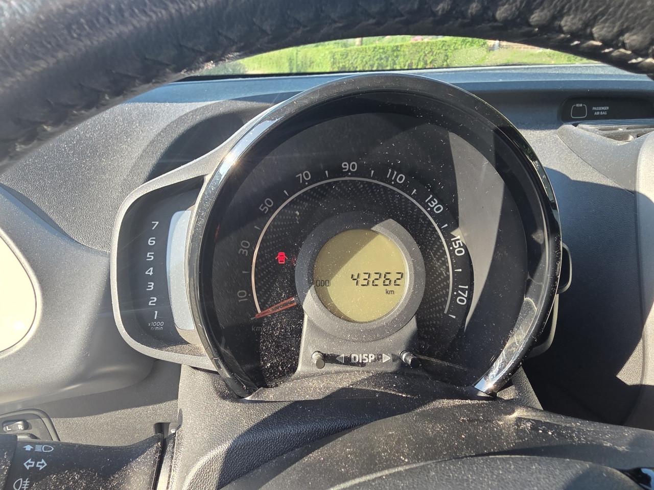 Toyota Aygo 1.0 Vvt-i 72pk 5D 2019 Wit airco camera elec ramen