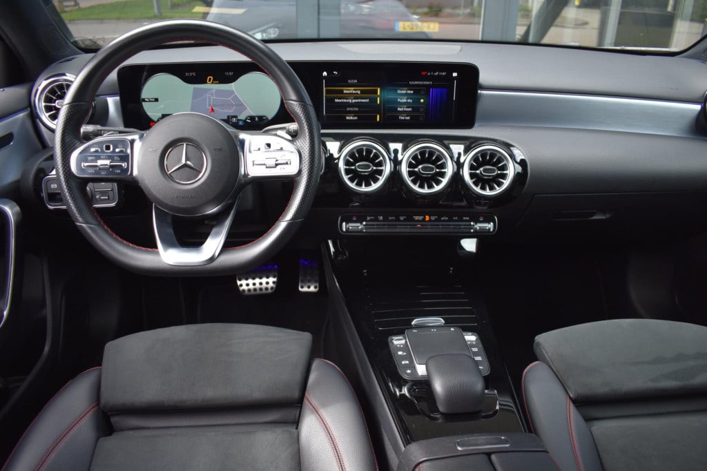 Mercedes-Benz A-Klasse 180 amg night | sfeerverlichting | camera | nap | st