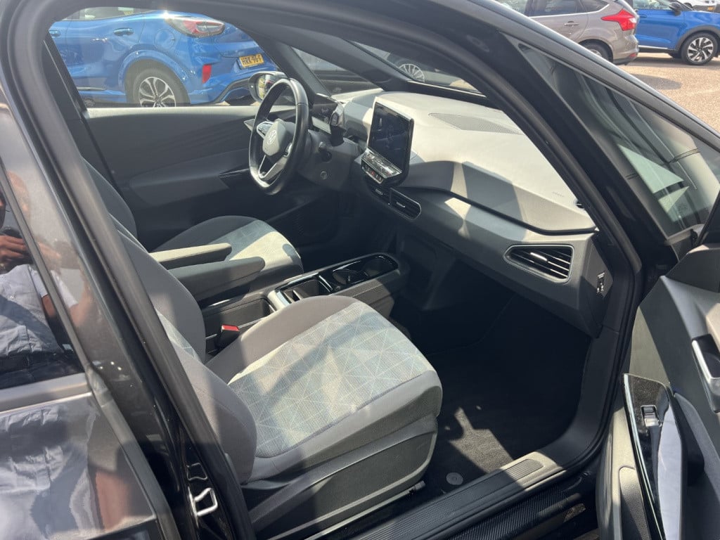 Volkswagen Id.3 45kwh 150pk pure , stoel en stuurverwarming