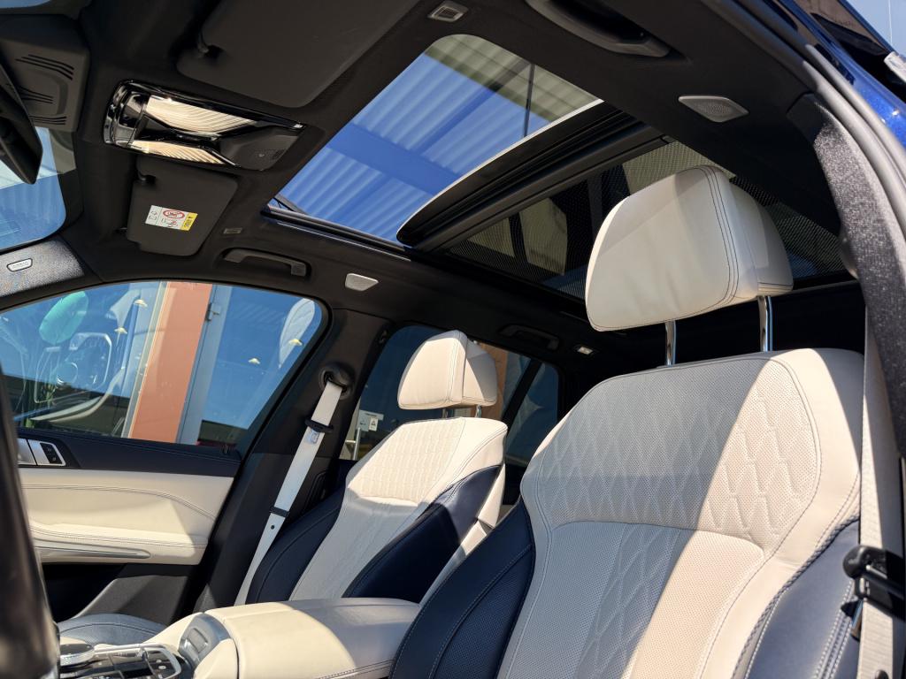 BMW X5 xdrive45e m-sport individual | b&o | sky lounge | luchtvering | mass