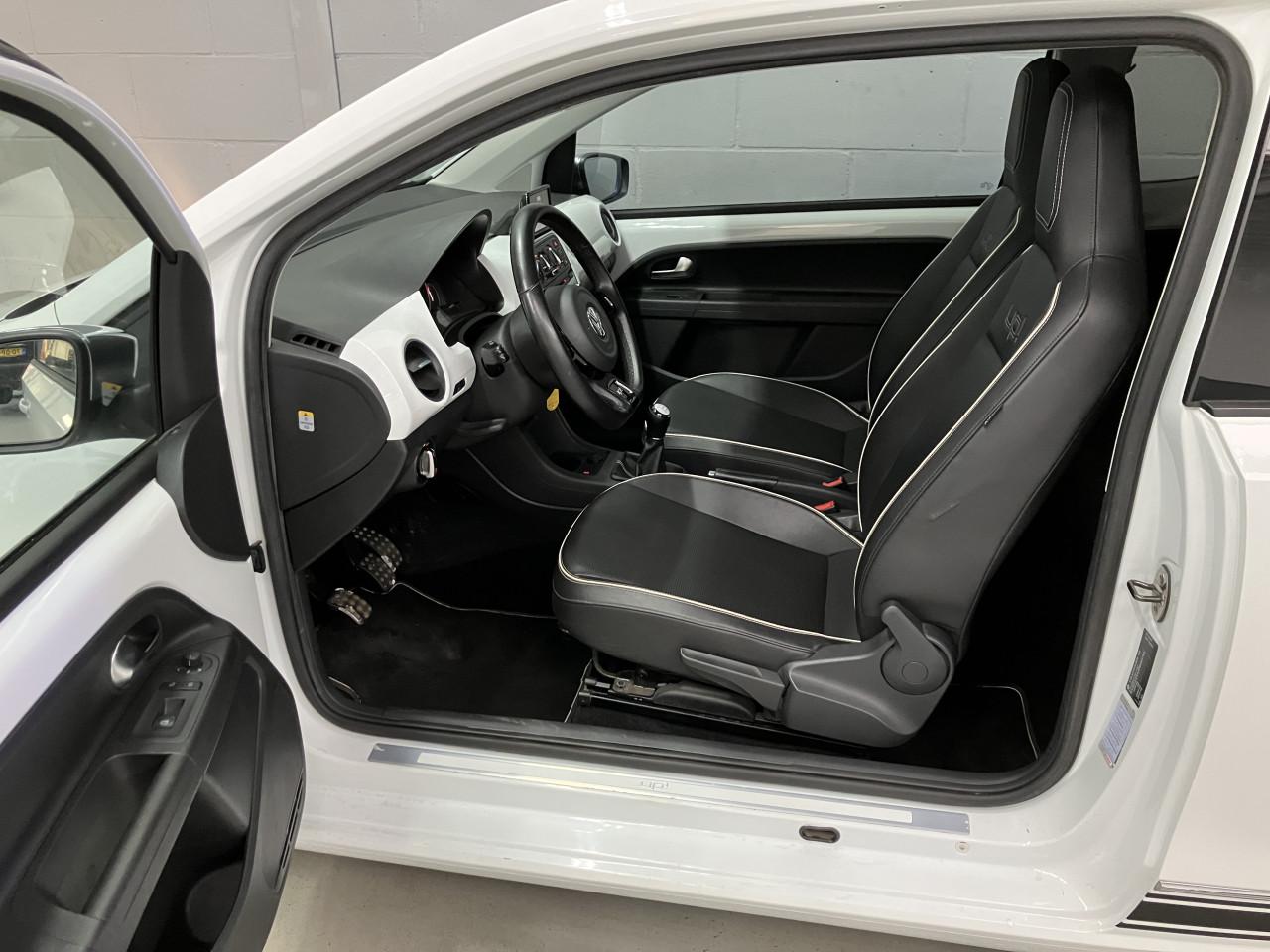 Vw Up high up!! Luxe uitvoering