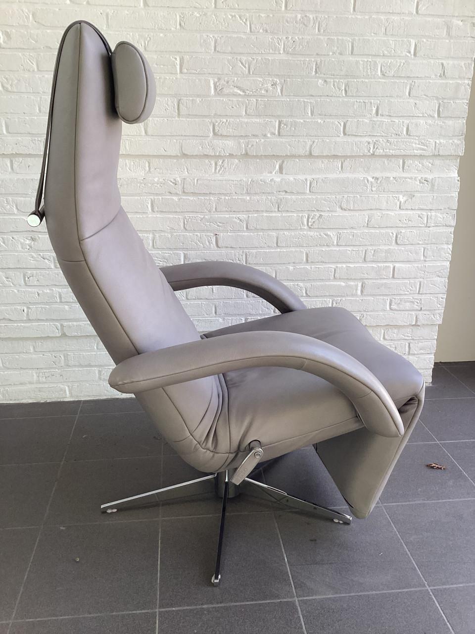 Jori relax+kussen(showroomstaat)model Yoga Medi