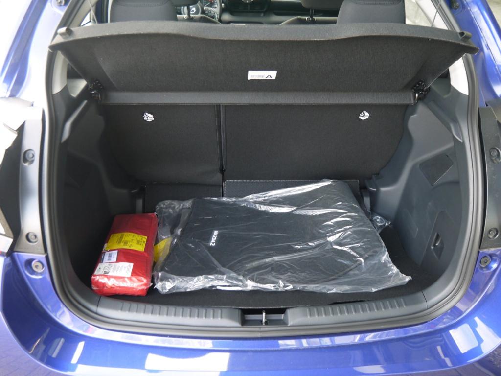 Mazda 2 Hybrid 1.5 centre-line