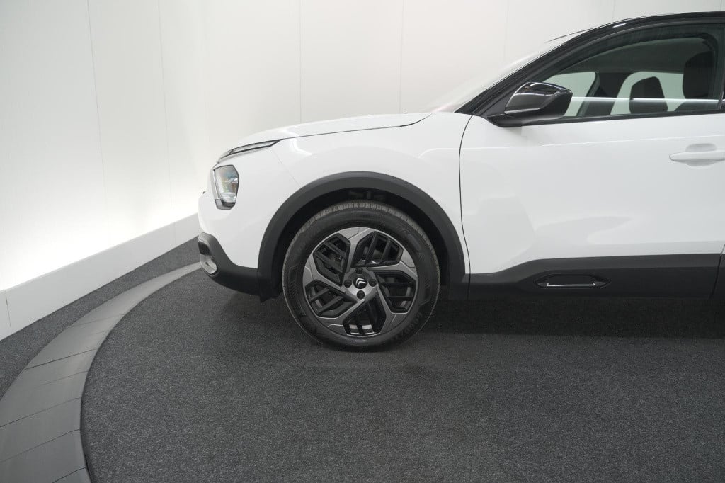 Citroen C4 puretech 130 eat8 feel edition | camera | apple carplay | parkee