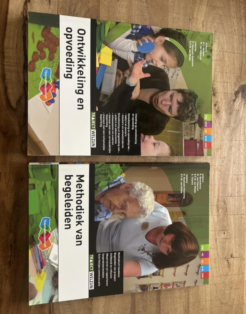 Te koop schoolboeken MBO Kindprofessional / Pedagogisch medewerker