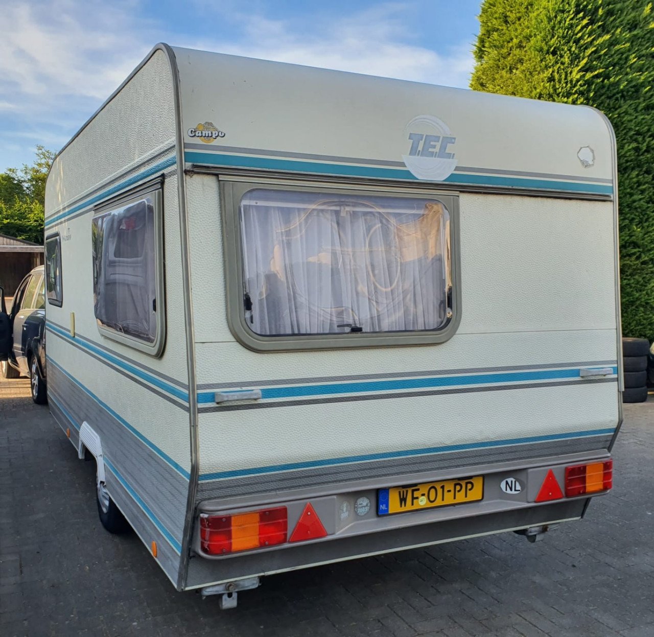 Tec Weltbummler 430 4 persoons met voortent en luifel