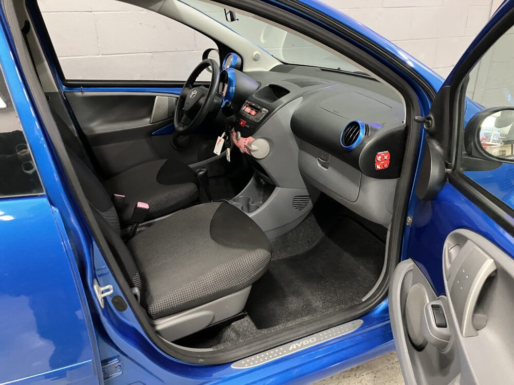 Toyota Aygo 1.0-12V Dynamic Blue