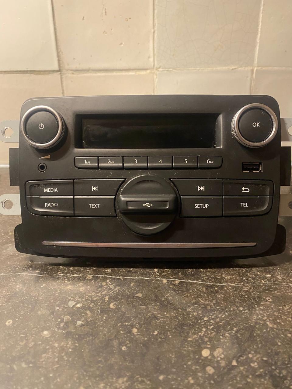 Orginele radio Dacia Duster