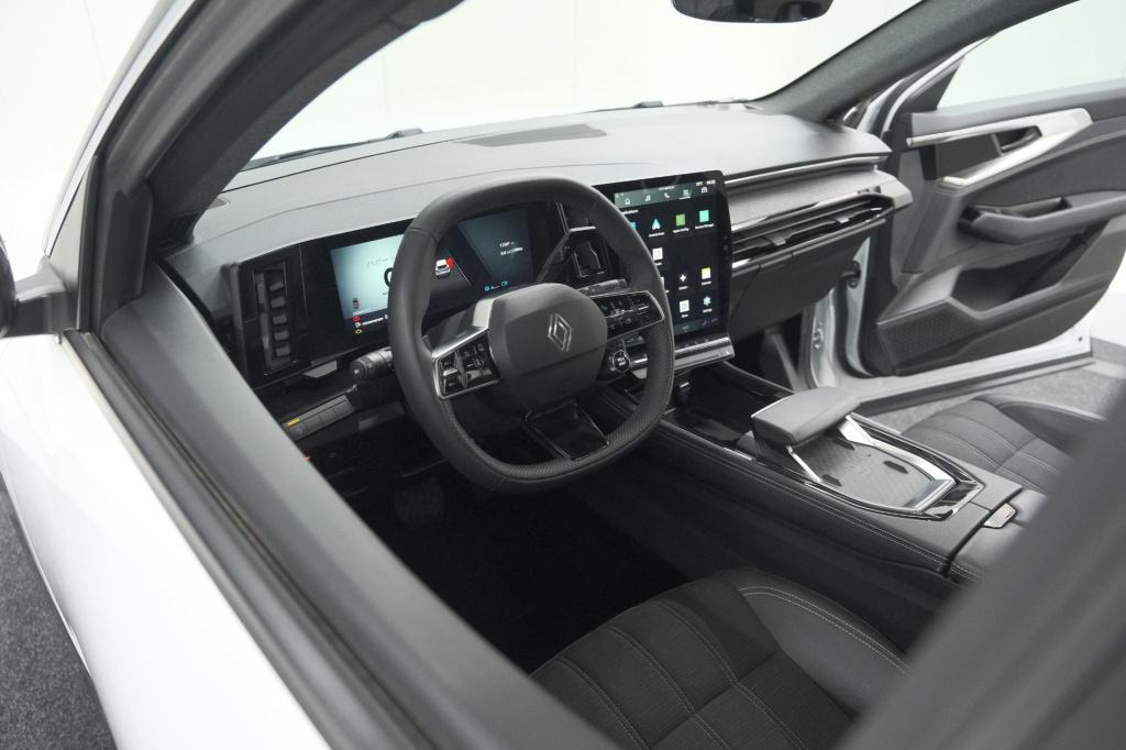 Renault Austral 1.2 e-tech full hybrid 200 techno | 360 camera | panoramada