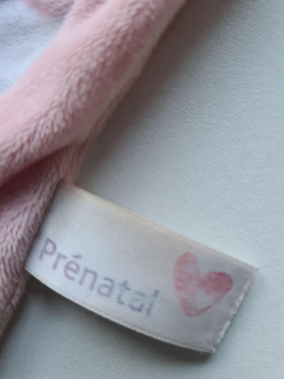 Prénatal knuffeldoekje met een roze hartvorm is een zacht doekje
