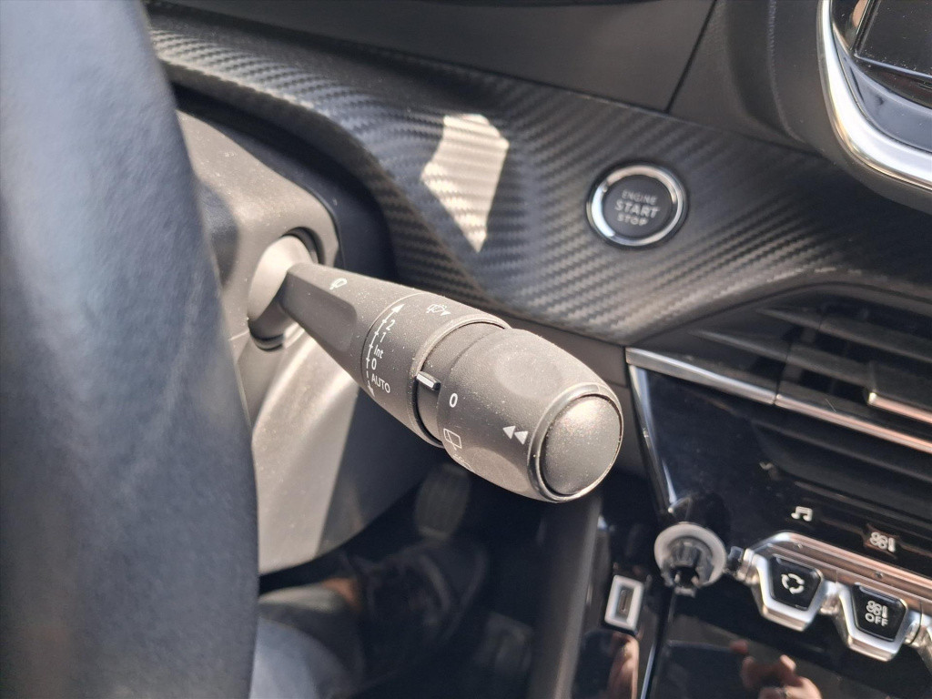 Peugeot 2008 1.2 puretech 130pk allure navigatie | apple carplay & android 