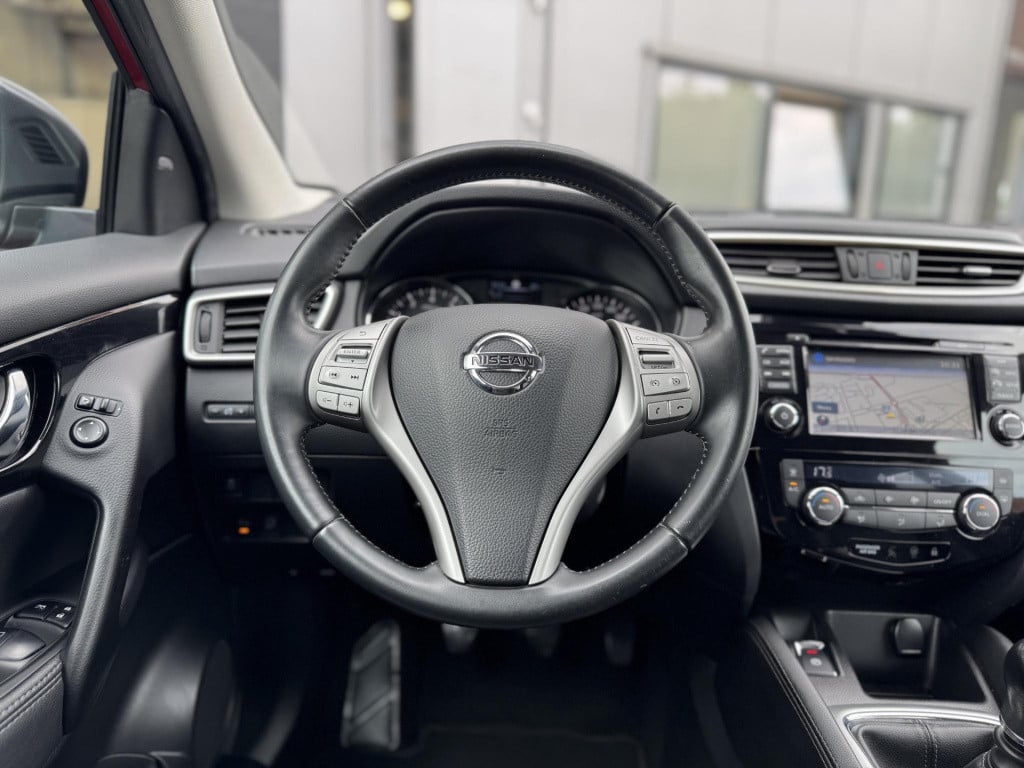 Nissan Qashqai 1.2 tekna | trekhaak | navigatie | leder | 360° camera | sto