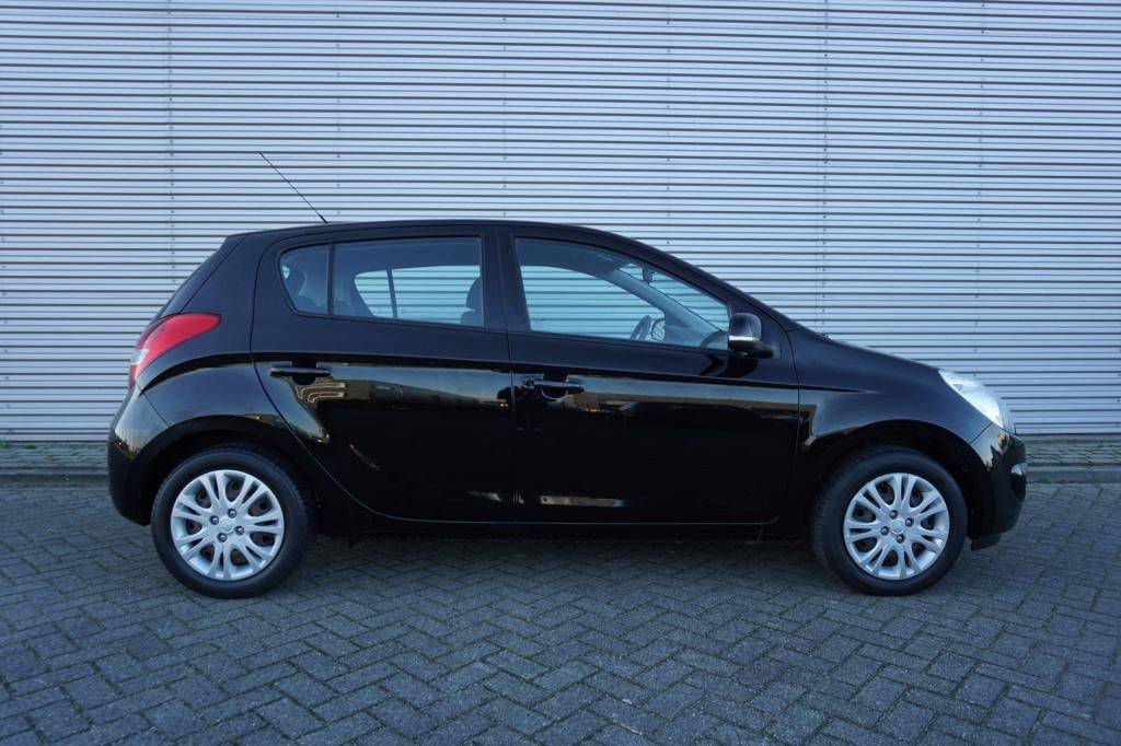 Hyundai I 20 1.2i plus climate / elektr. ramen / nap