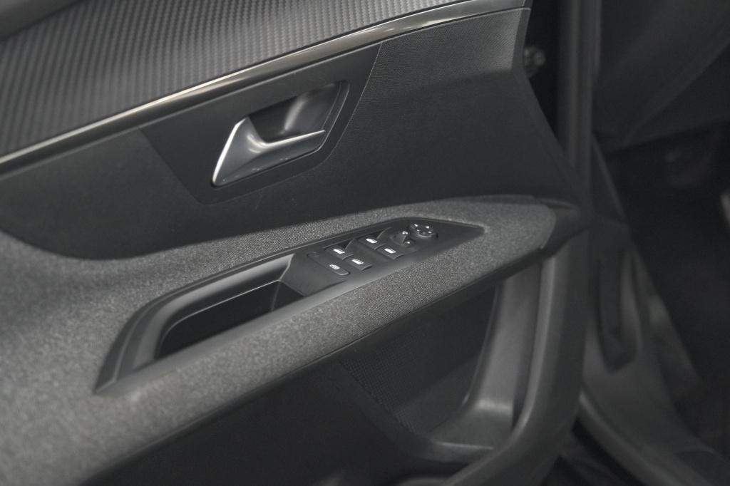 Peugeot 5008 puretech 130 eat8 active pack business | 7 zitplaatsen | camer