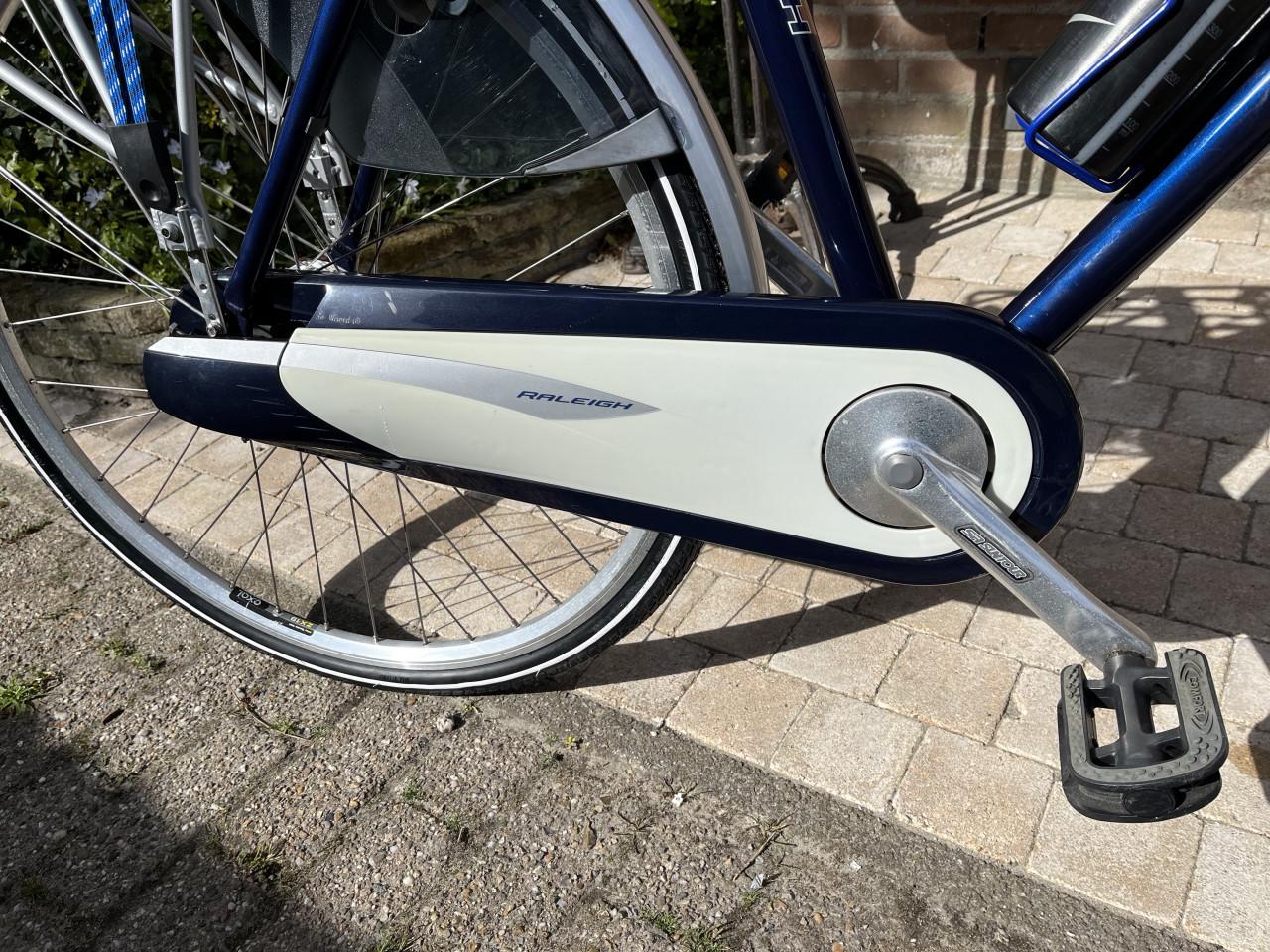 Herenfiets Raleigh PRIORITY 7 speed trom remmen verlichting enz. Als nieuw