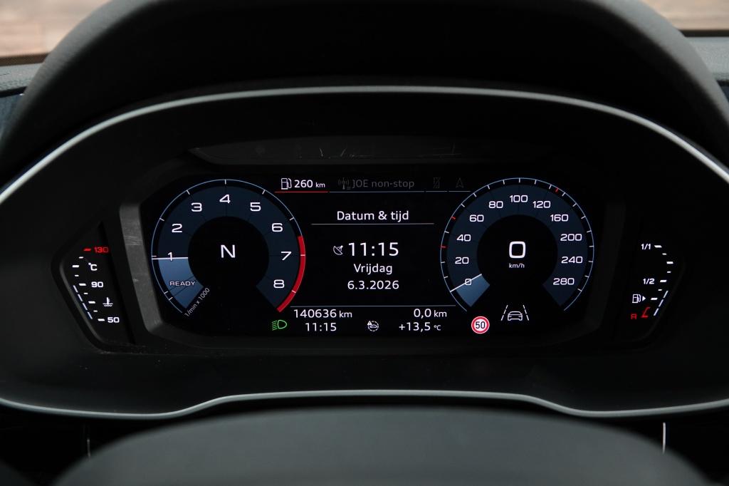 Audi Q3 1.5 tfsi | stoelverw. | trekhaak | pdc |