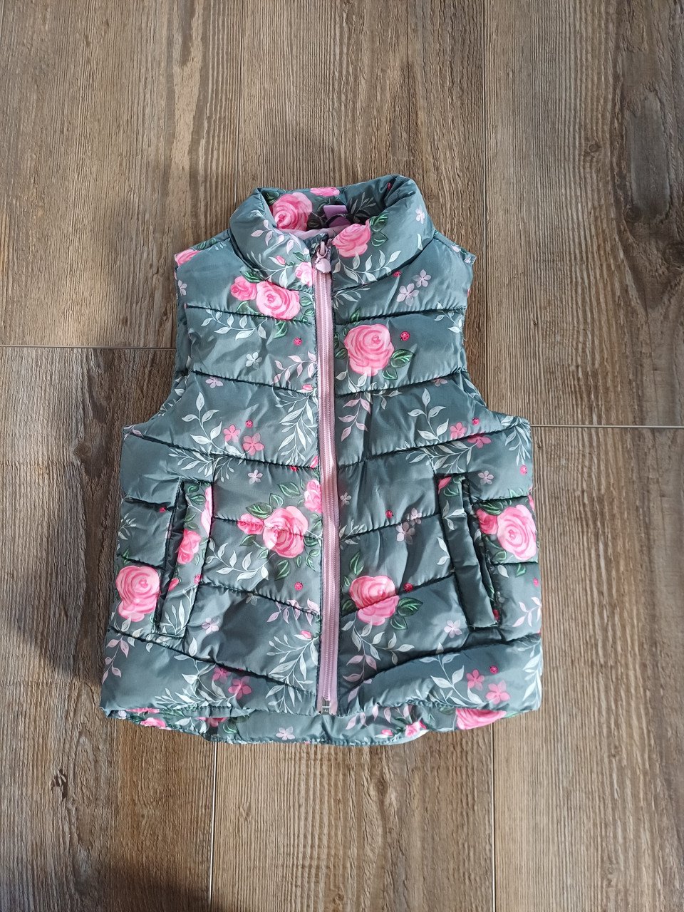 Winterjas meisjes maat 110/116 en bodywarmer maat 104