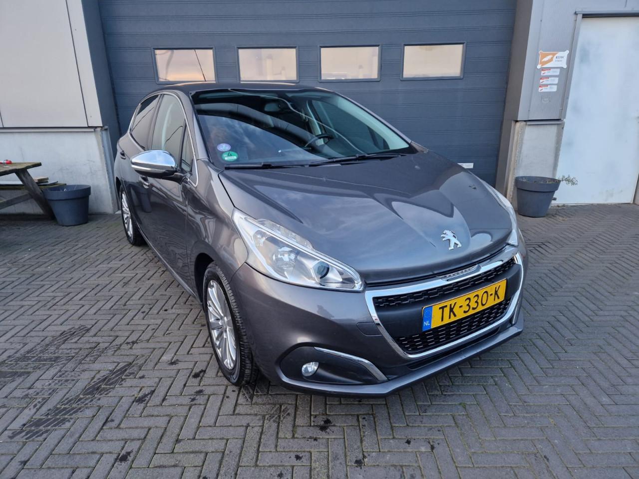 TE KOOP PEUGEOT 208 1.2 PURE TECH ALLURE TWEEDE EIGENAAR EURO 6