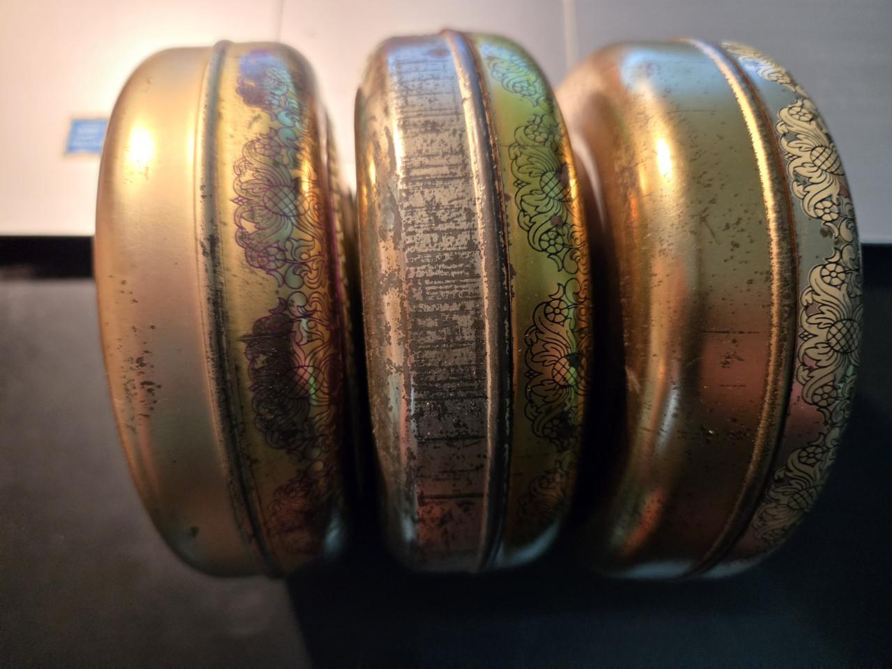 3 ronde vintage Tjoklat Camée Pastilles blikken