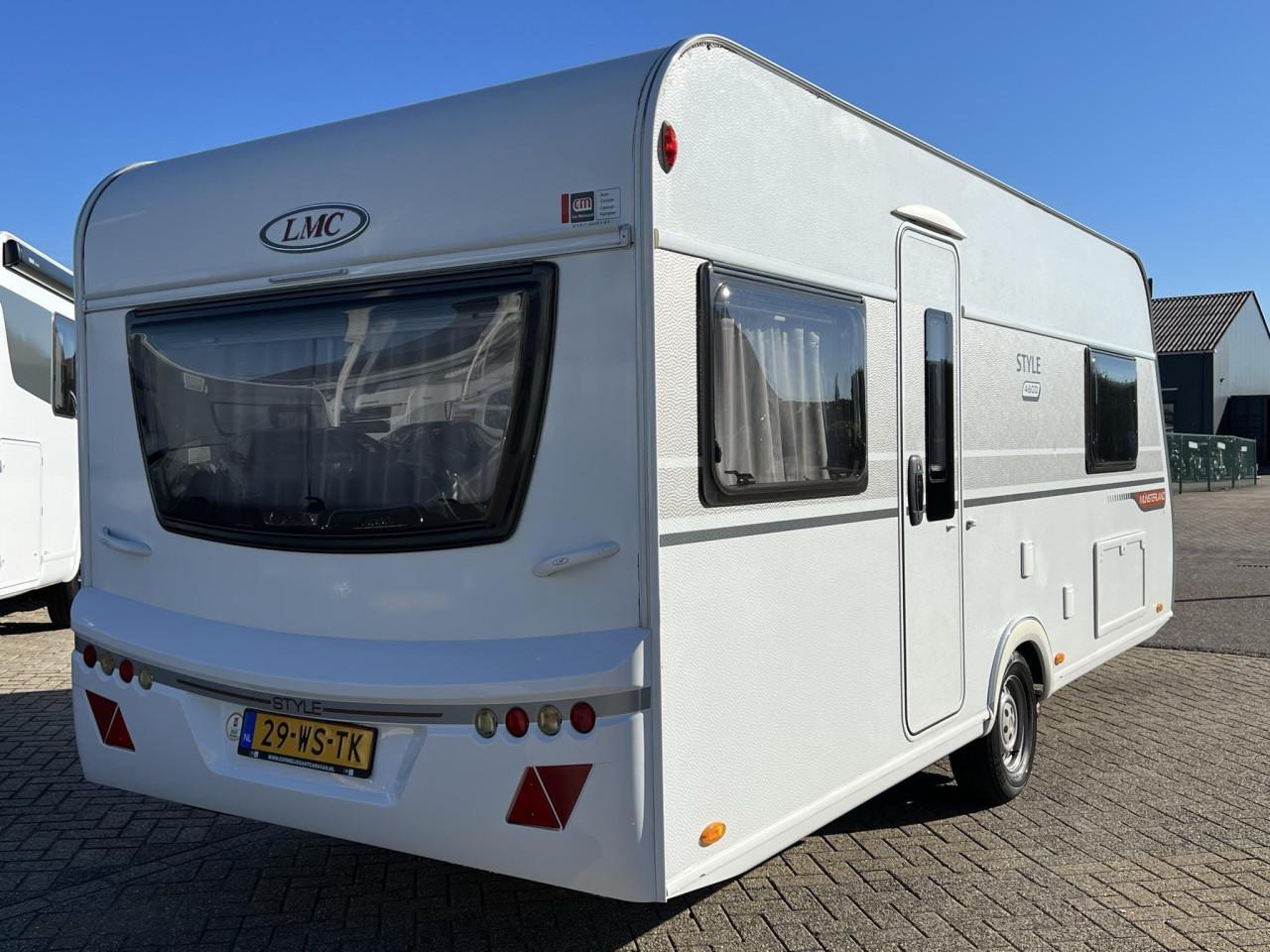 LMC Style 460D caravan, zeer compleet met mover, airco, voortent en luifel