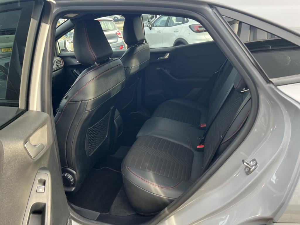 Ford Puma 1.0i ecoboost hybrid 125pk automaat st-line x