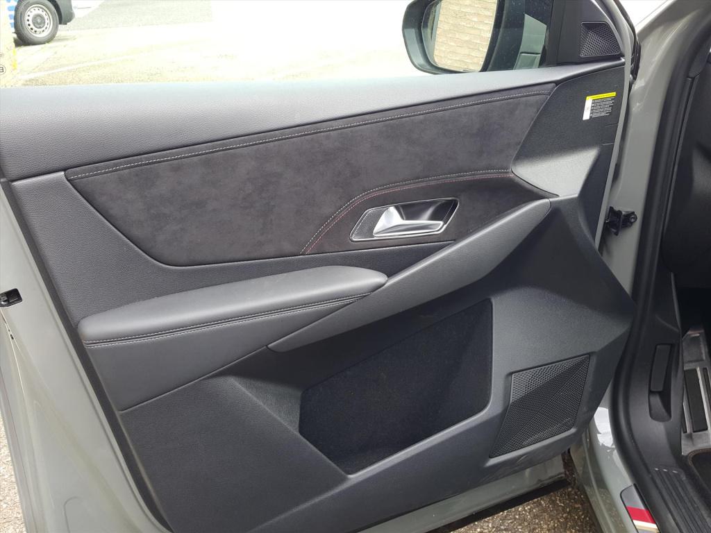 Ds Ds 7 1.6 e-tense 300pk 4x4 aut performance line+