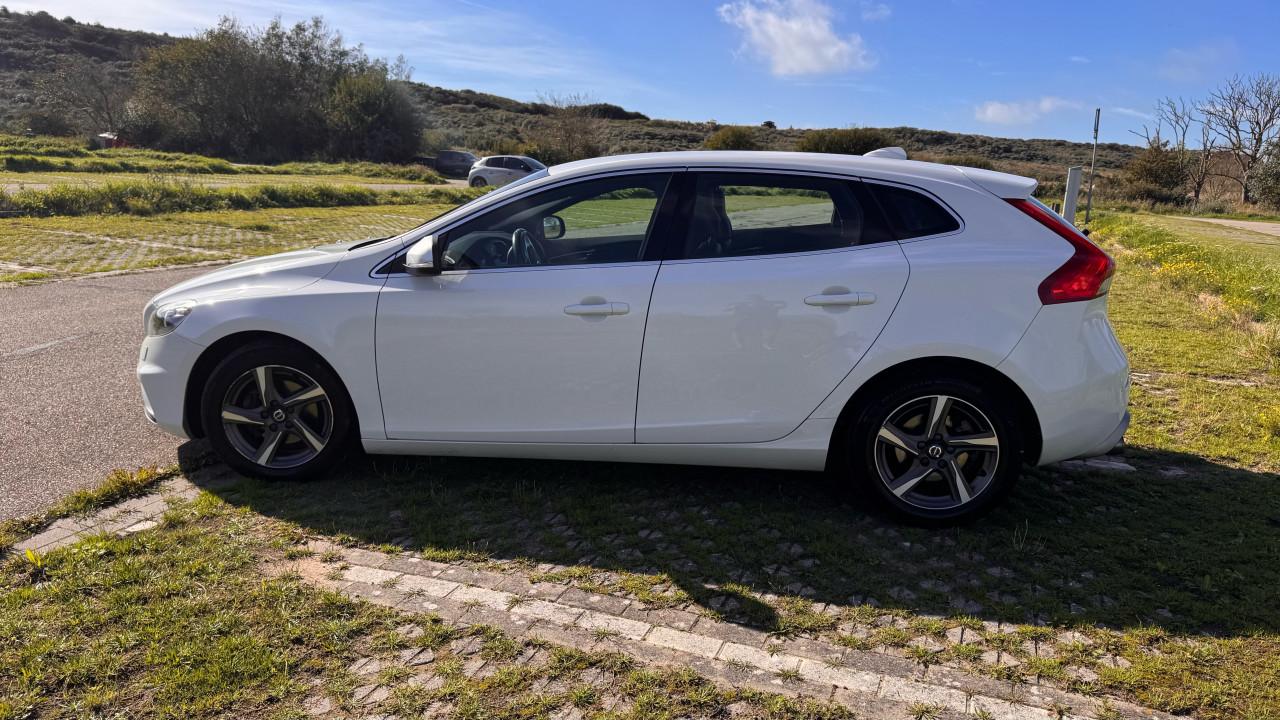 Volvo V40 2.0 D2 2015 Wit R-Design NL Auto Afn Trekhaak
