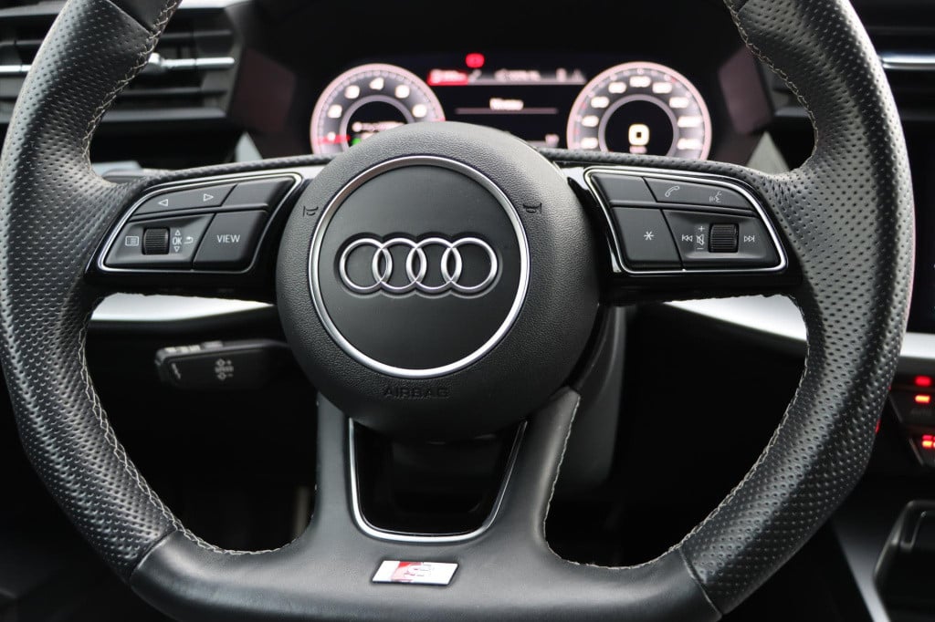 Audi A3 limousine 35 tfsi 150pk s tronic s edition