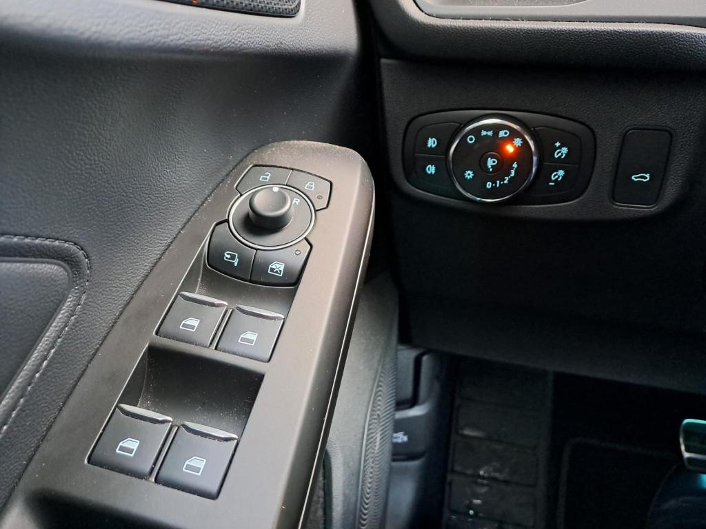 Ford Focus wagon 1.0 ecoboost hybrid st line x | apple carplay & android au