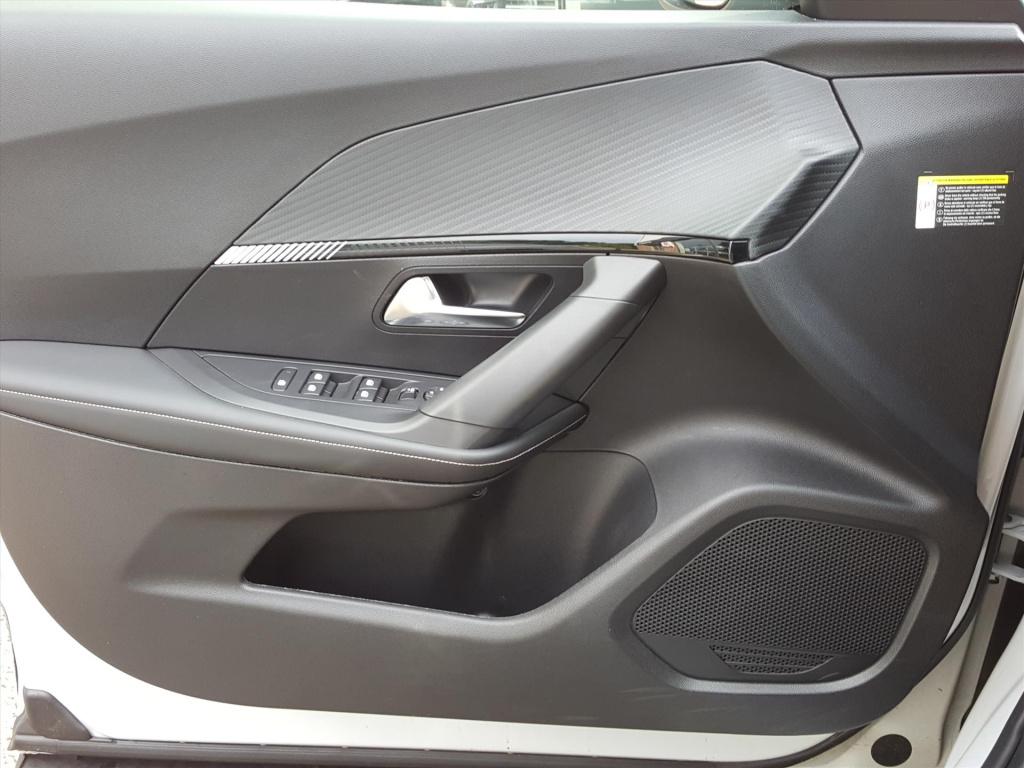 Peugeot 2008 1.2 130pk allure automaat eat8 apple carplay & android auto | 