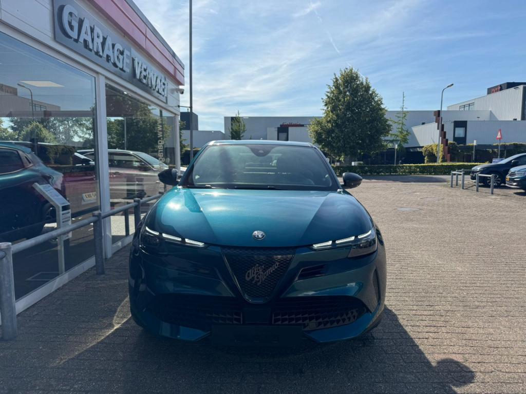 Alfa Romeo Junior elettrica 54 kwh