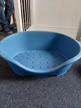 Kunststof blauwe hondenmand