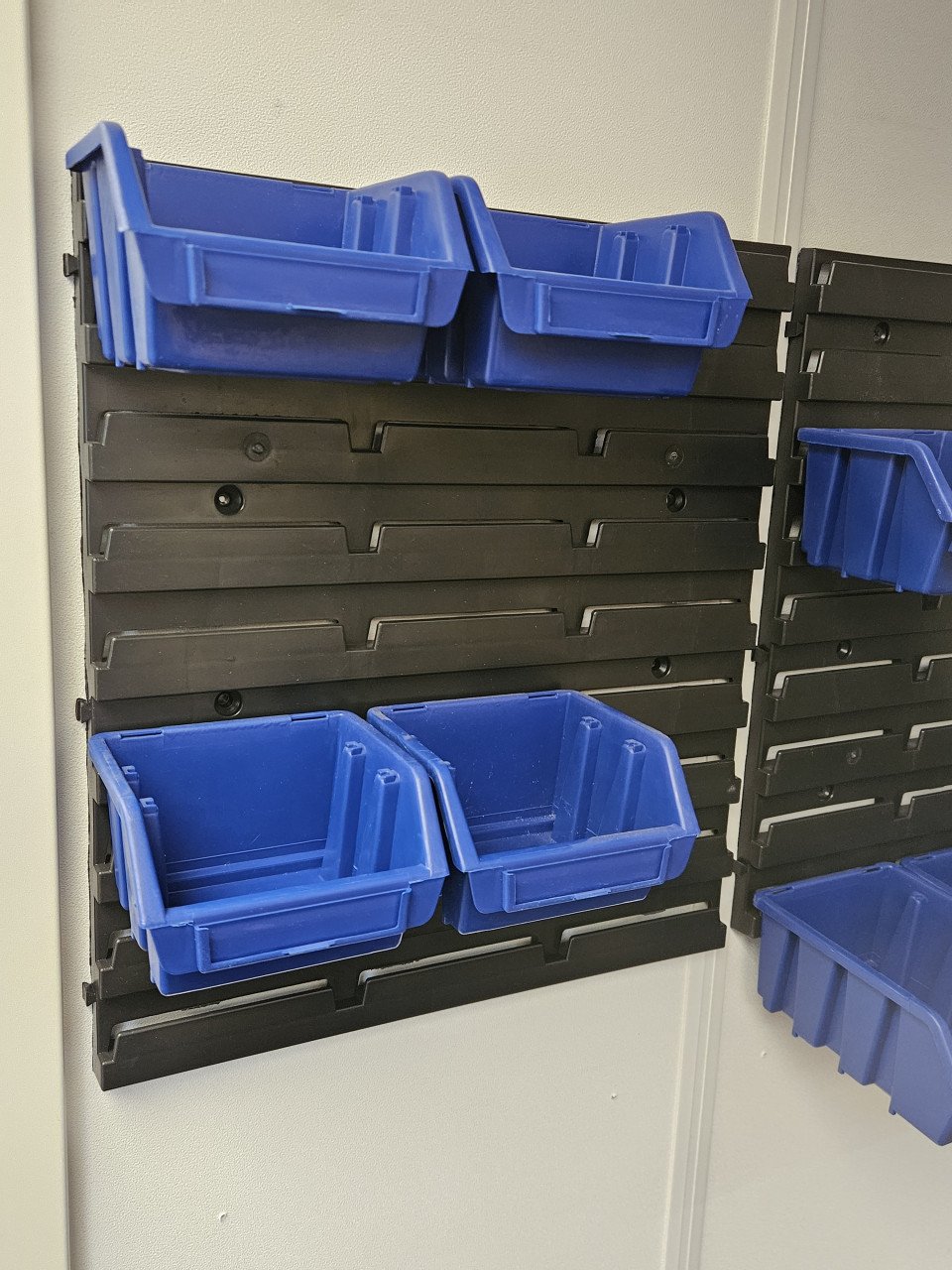Assortiment bakken voor aan de wand