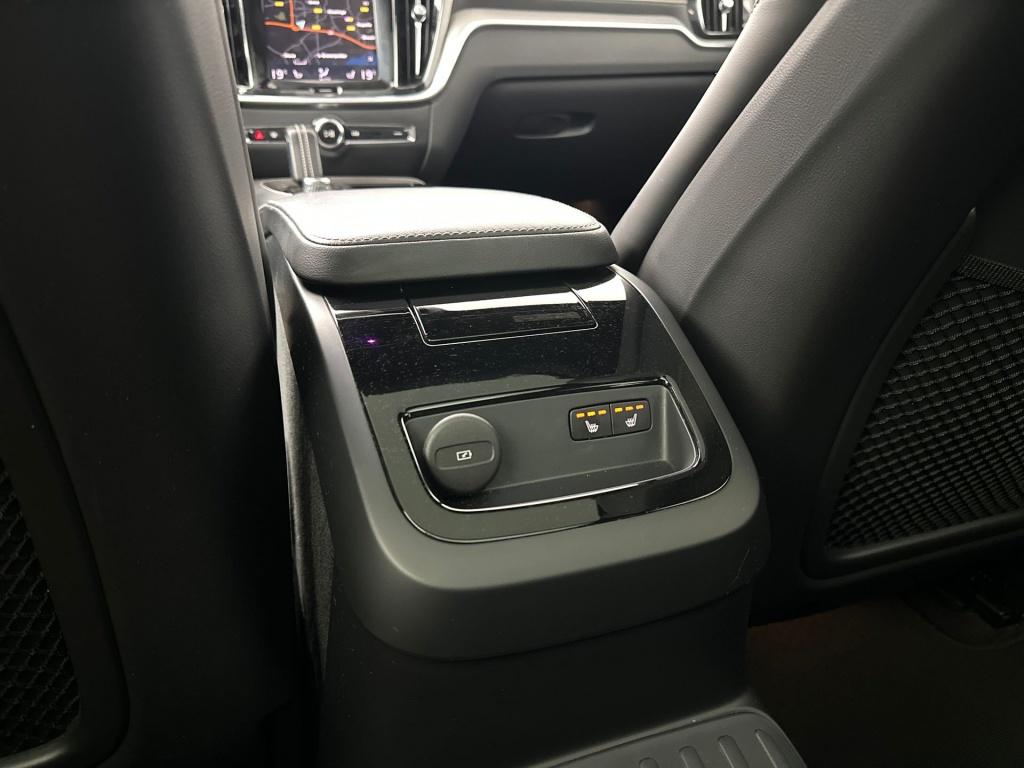Volvo V60 t6 398pk recharge awd plus dark| long range| pano| 360camera| tre