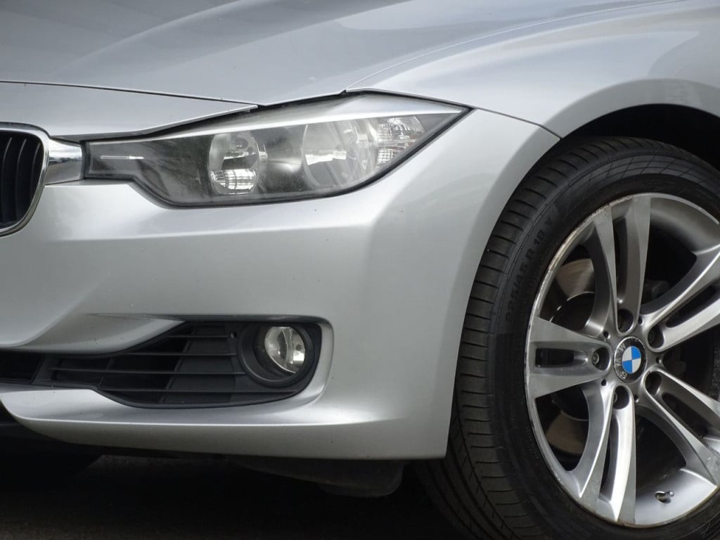 BMW 3-serie 320i executive automaat | 18" | afn. trekhaak | bluetooth