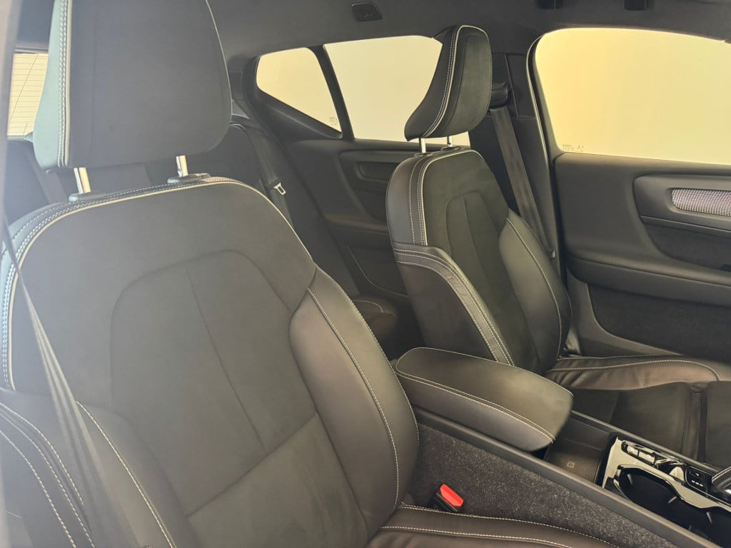 Volvo XC40 1.5 t4 recharge r-design