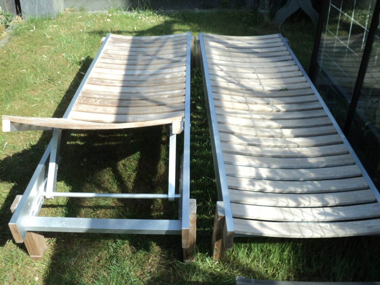 2 indentieke TEAK HOUTEN ligbedden ROYAL ARROW
