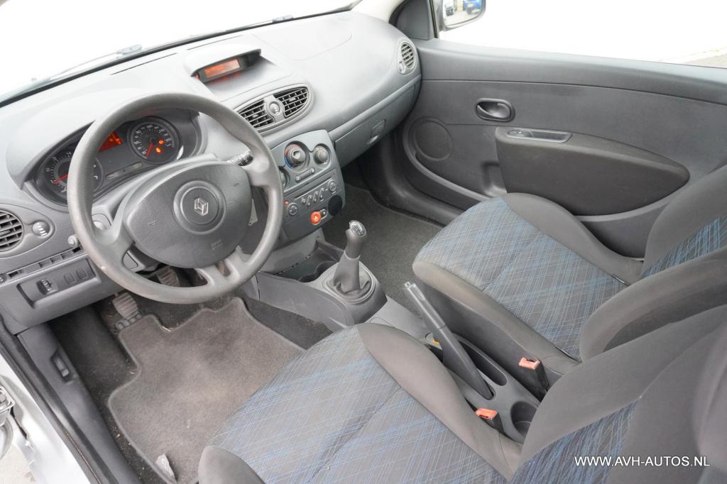 Renault Clio 1.2-16v business line